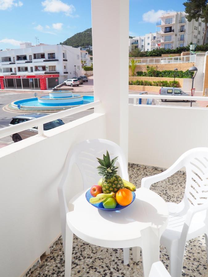 Apartamentos Cala Llonga Cala Llonga  Buitenkant foto