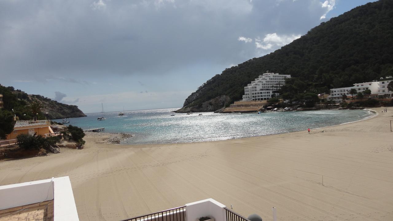 Apartamentos Cala Llonga Cala Llonga  Buitenkant foto