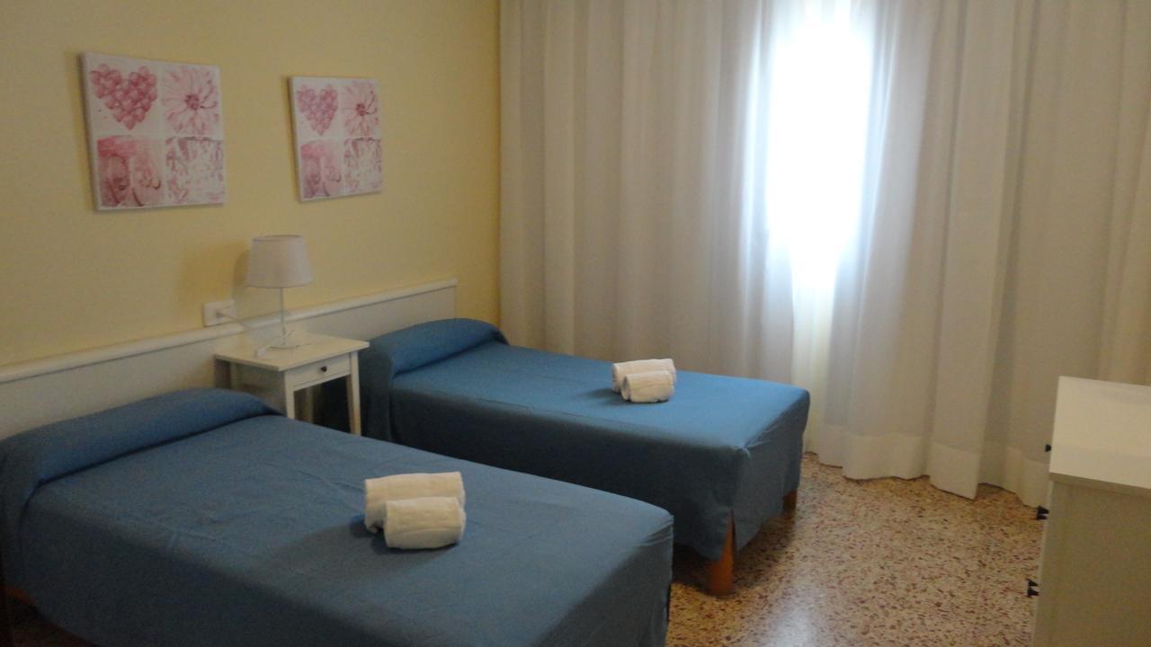 Apartamentos Cala Llonga Cala Llonga  Buitenkant foto