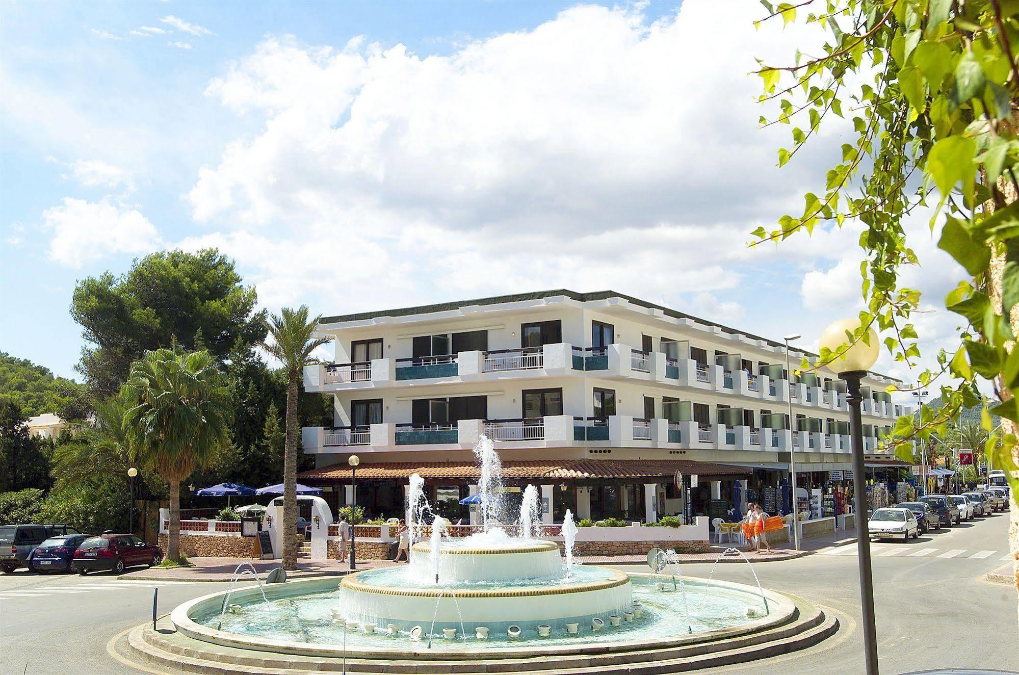 Apartamentos Cala Llonga Cala Llonga  Buitenkant foto