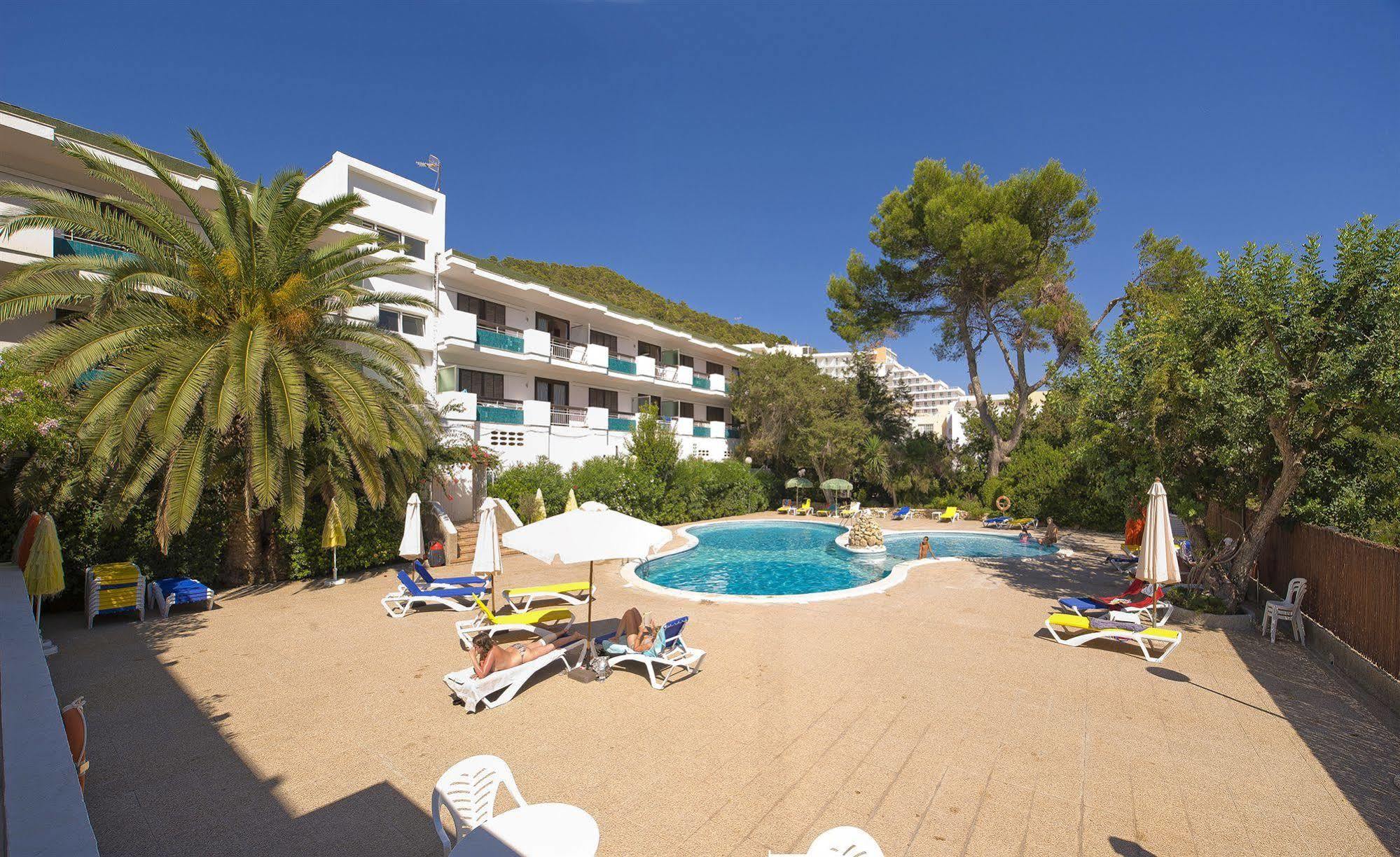 Apartamentos Cala Llonga Cala Llonga  Buitenkant foto