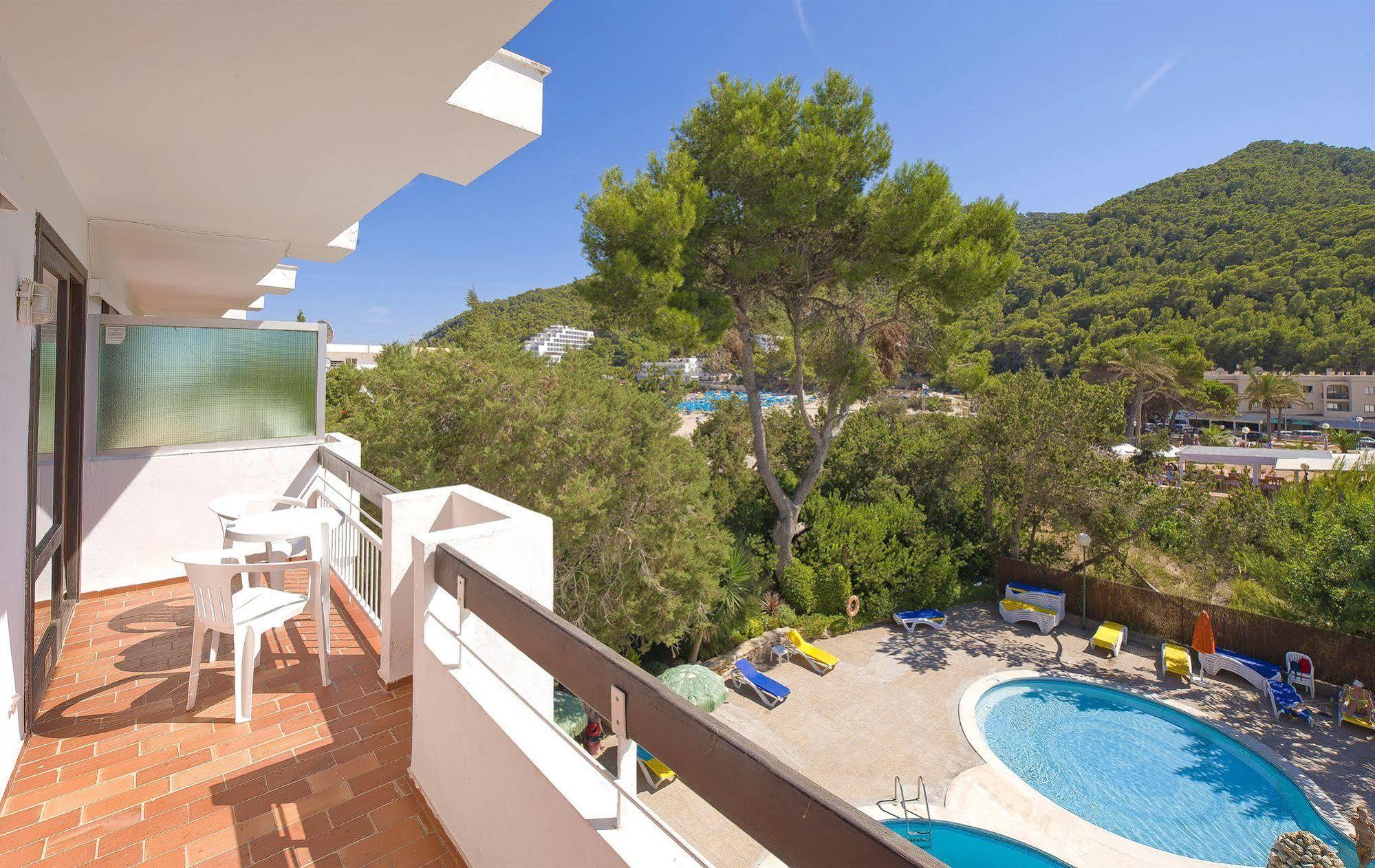Apartamentos Cala Llonga Cala Llonga  Buitenkant foto
