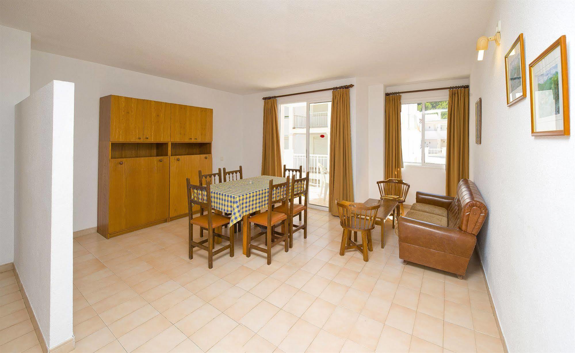 Apartamentos Cala Llonga Cala Llonga  Buitenkant foto