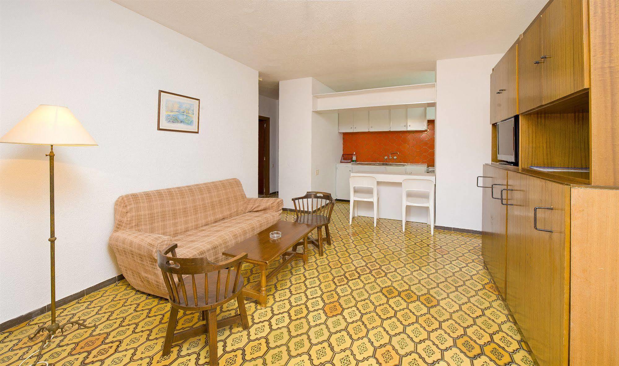 Apartamentos Cala Llonga Cala Llonga  Buitenkant foto