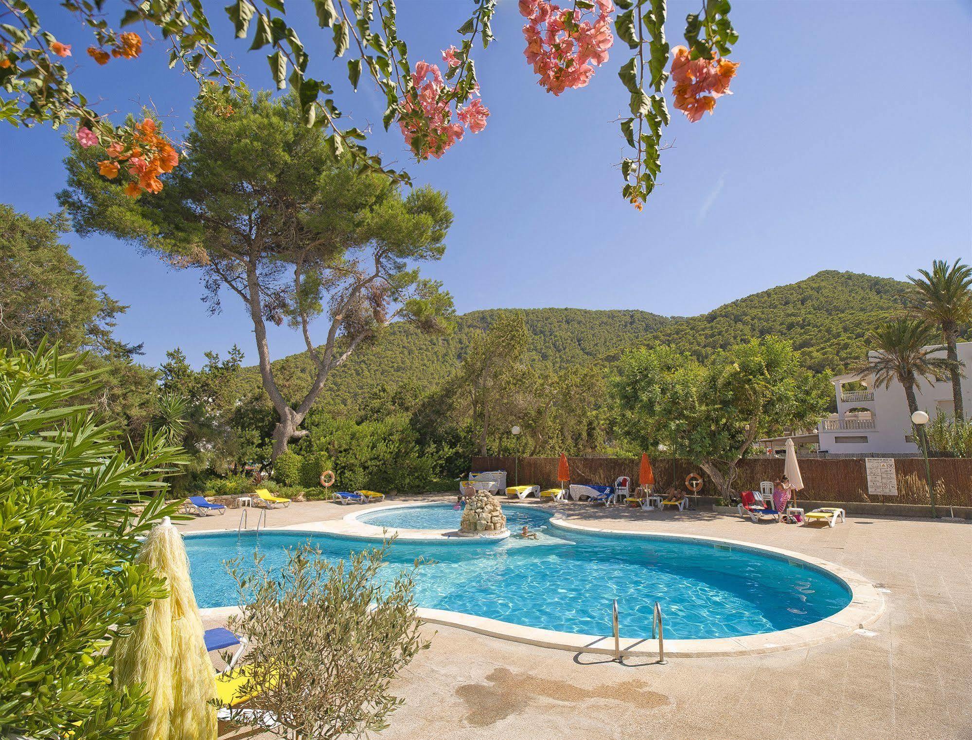 Apartamentos Cala Llonga Cala Llonga  Buitenkant foto