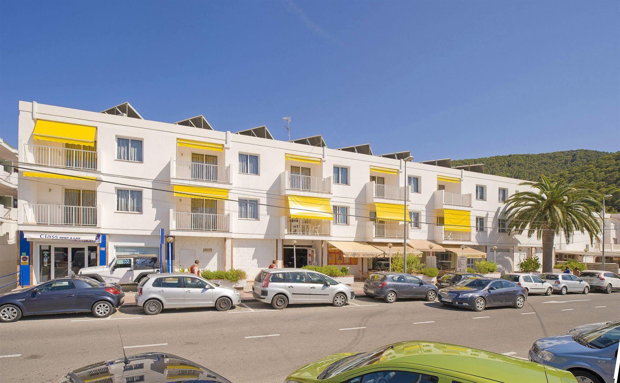 Apartamentos Cala Llonga Cala Llonga  Buitenkant foto