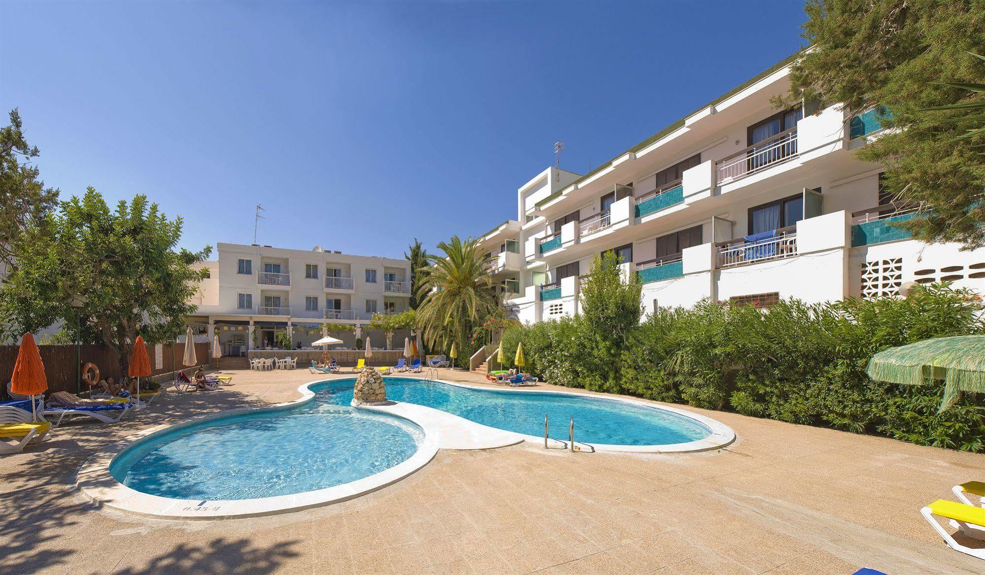 Apartamentos Cala Llonga Cala Llonga  Buitenkant foto