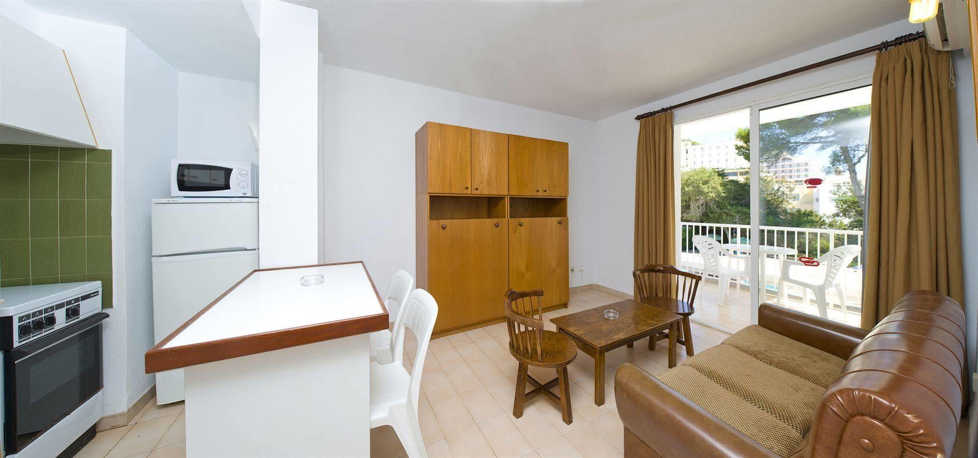 Apartamentos Cala Llonga Cala Llonga  Buitenkant foto