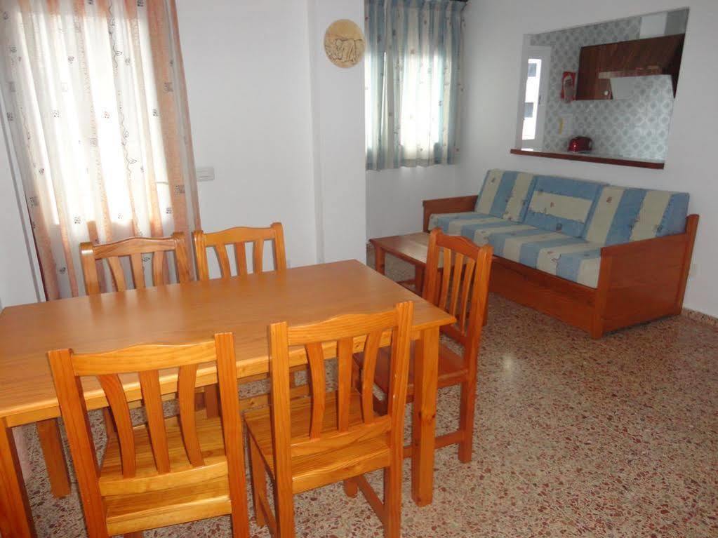 Apartamentos Cala Llonga Cala Llonga  Buitenkant foto