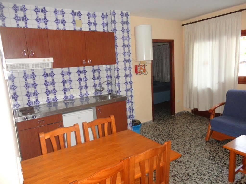 Apartamentos Cala Llonga Cala Llonga  Buitenkant foto