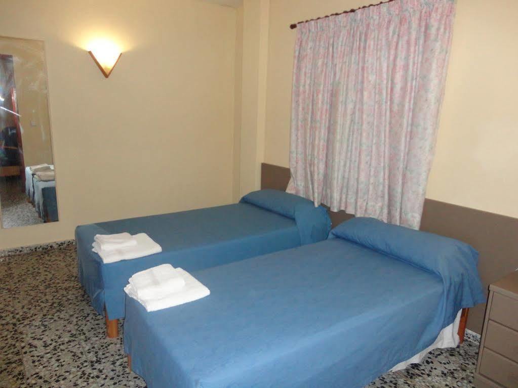 Apartamentos Cala Llonga Cala Llonga  Buitenkant foto