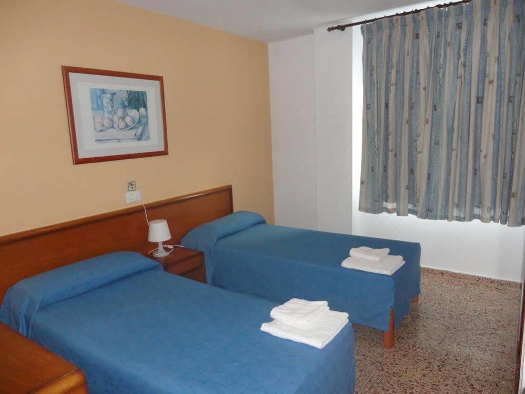 Apartamentos Cala Llonga Cala Llonga  Buitenkant foto
